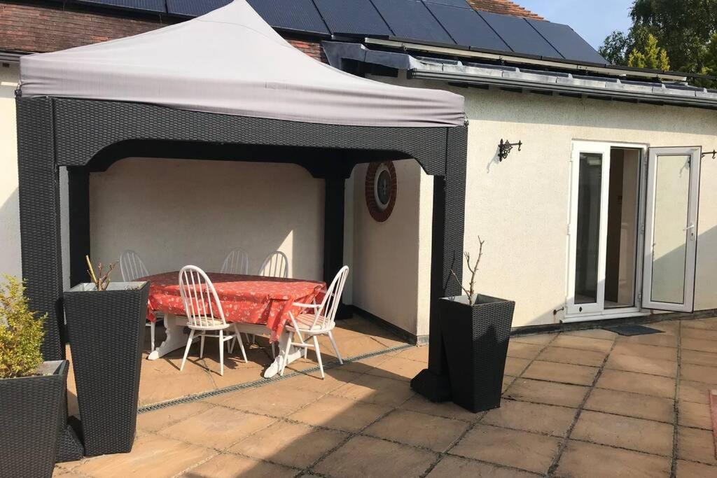 Alpaca Lodge Sittingbourne Bagian luar foto
