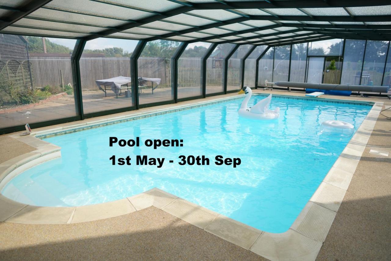 Alpaca Lodge Sittingbourne Bagian luar foto