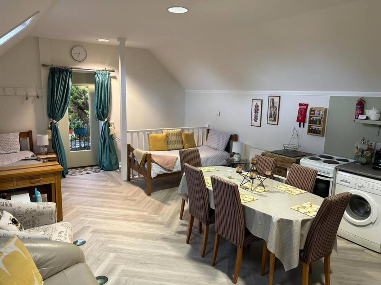 Alpaca Lodge Sittingbourne Bagian luar foto